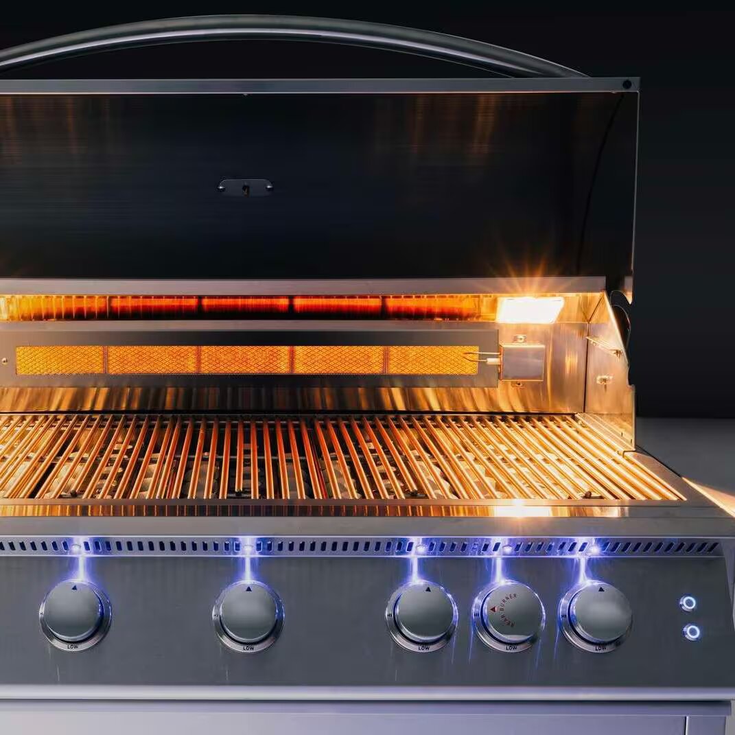 Summerset Sizzler Pro SIZPRO40-NG/LP: 40" 5-Burner Built-In Grill with Rear Infrared Burner Built-in Gas Grill Summerset   